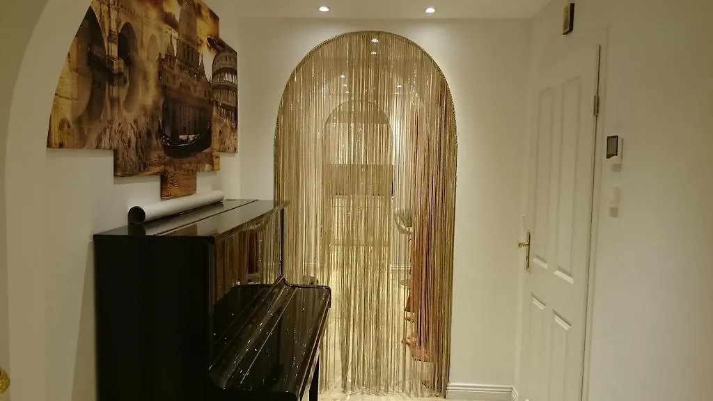 Schwabinglive Bed & Breakfast Munich
