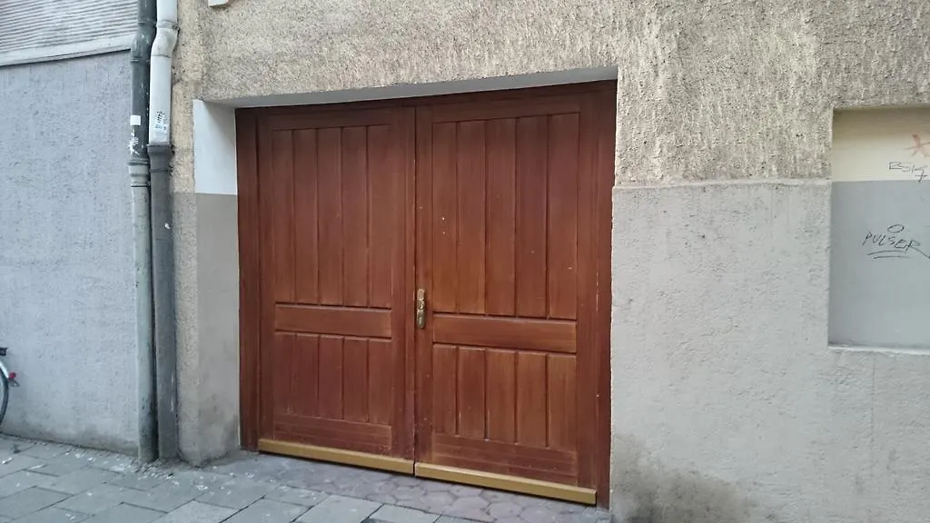 Schwabinglive Bed & Breakfast Munich