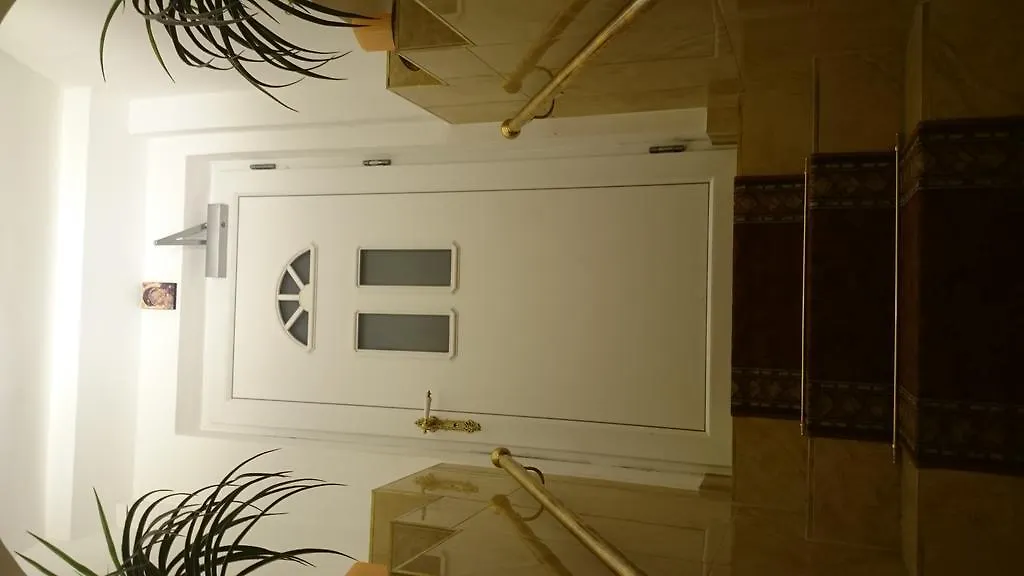 Schwabinglive Bed & Breakfast Munich