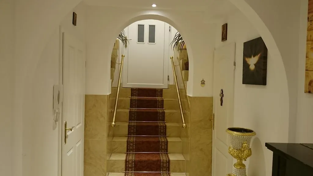 Schwabinglive Bed & Breakfast Munich