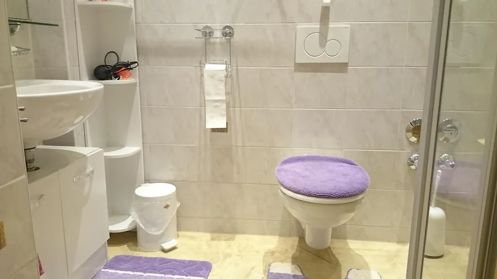 Schwabinglive Bed & Breakfast Munich