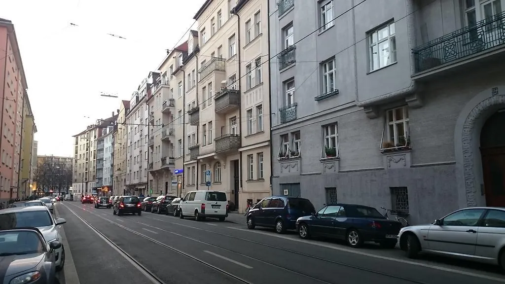 Schwabinglive Bed & Breakfast Munich