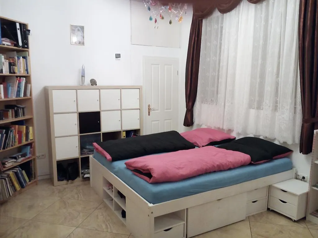 Schwabinglive Bed & Breakfast Munich